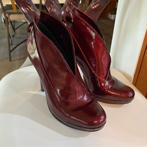 Jessica Simpson Patent Garnet Red Ankle Booties with Bow - Picture 1 of 11